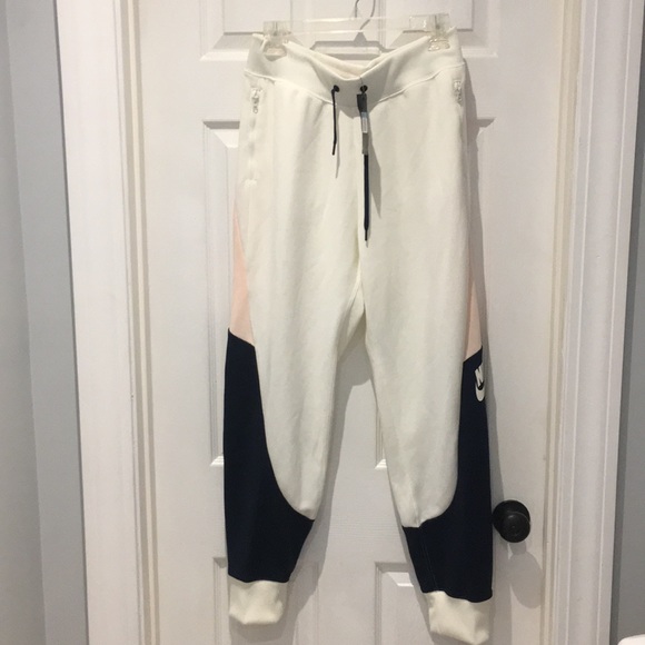 Nike Pants - NWT Nike cream color block joggers SZ medium
